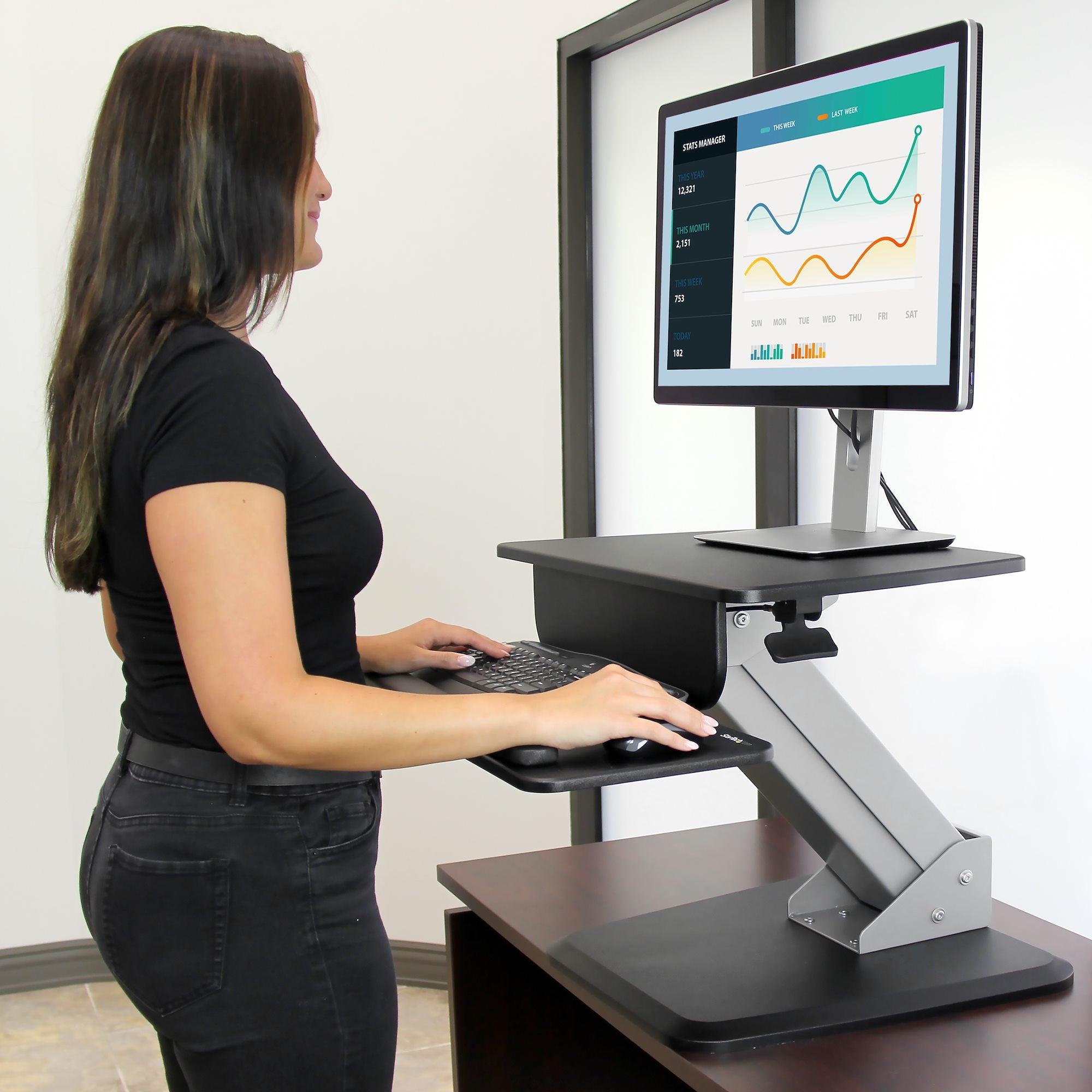 StarTech ARMSTS Sit-to-Stand Workstation - Image 9