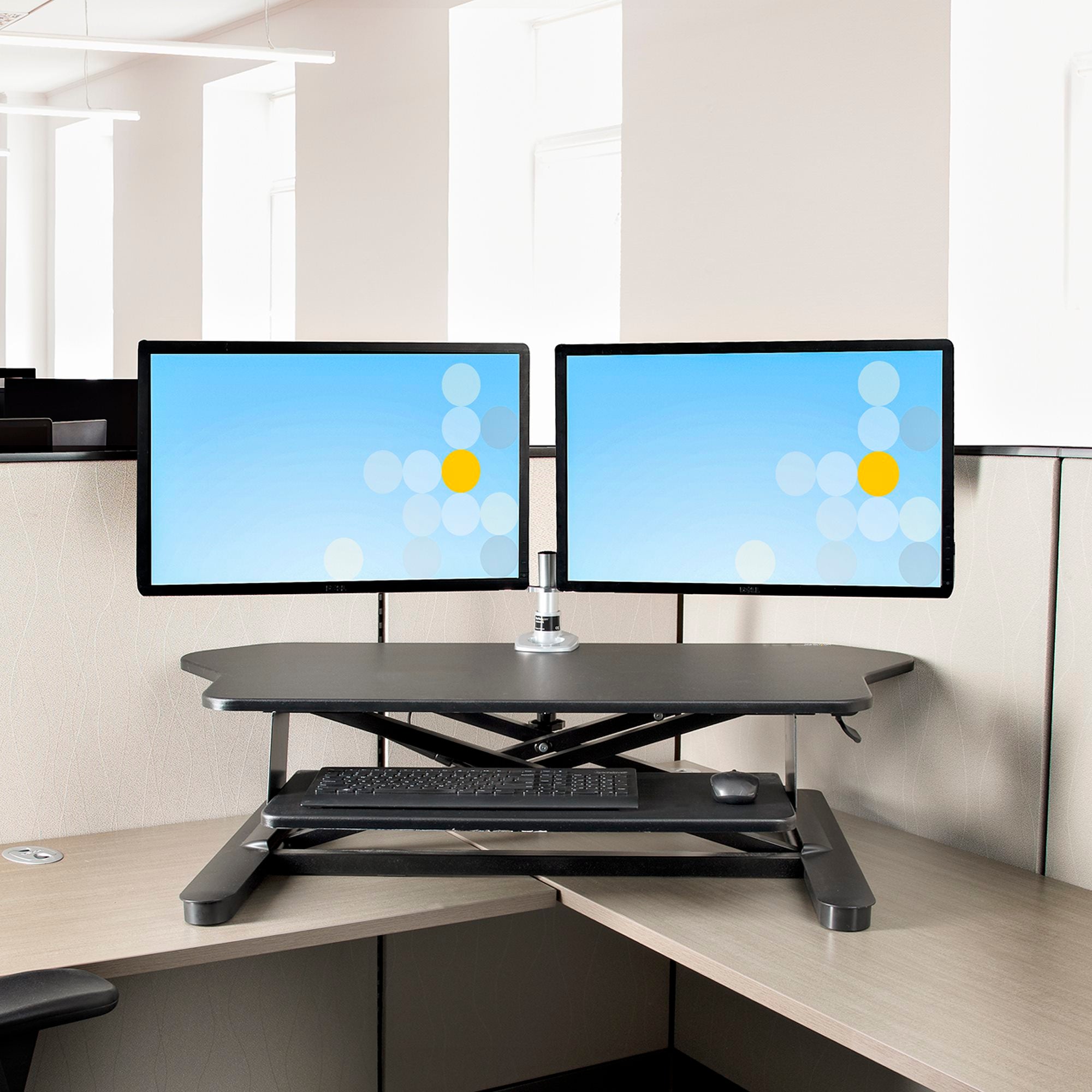 StarTech ARMSTSCORNR Corner Sit Stand Desk Converter with Keyboard Tray - Image 14