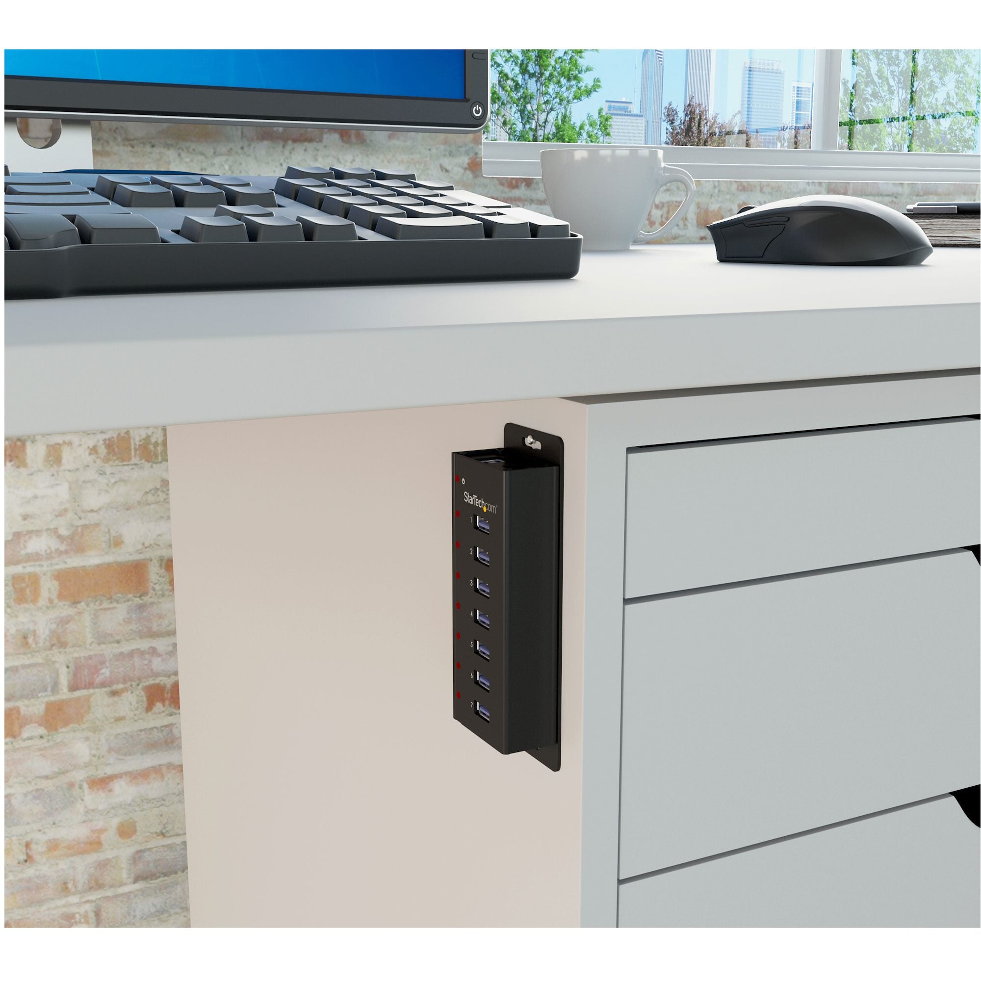 StarTech ST7300U3M 7-Port USB 3.0 Hub (5Gbps) - Desktop or Wall-Mountable Metal Enclosure - Image 4