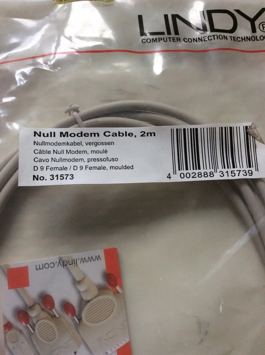 LINDY 31573 2m Serial Null Modem / Data Transfer Cable (9DF/9DF) - Image 2