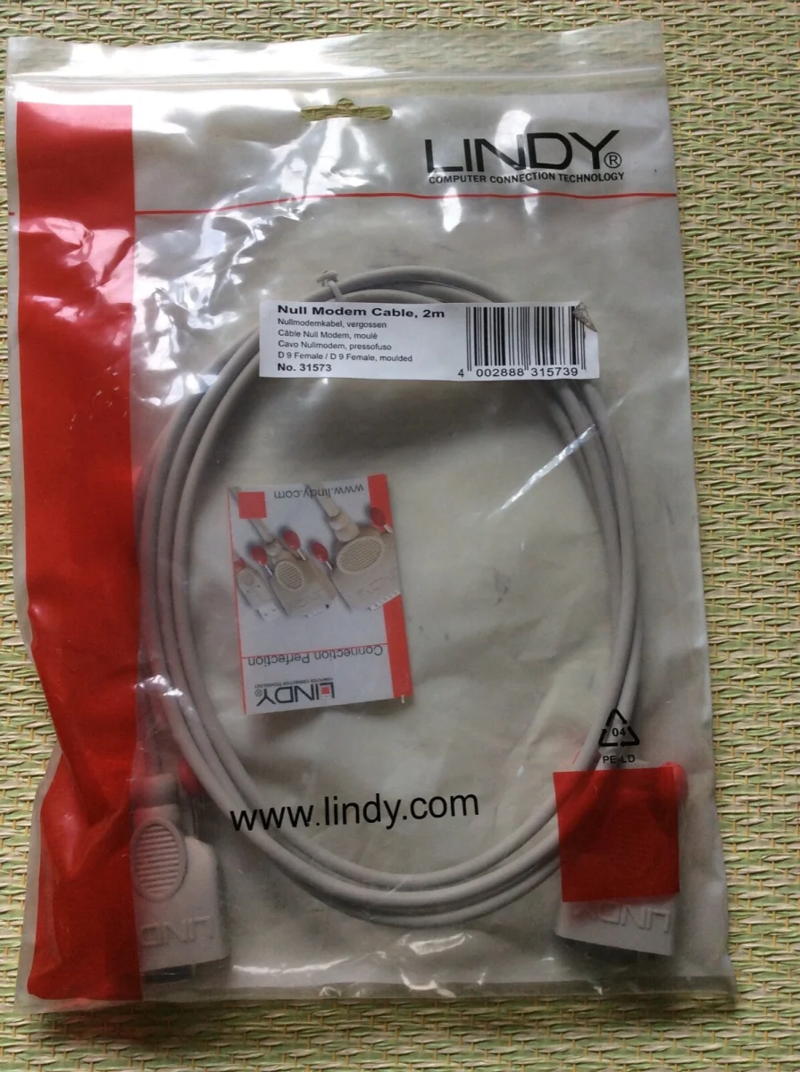 LINDY 31573 2m Serial Null Modem / Data Transfer Cable (9DF/9DF)